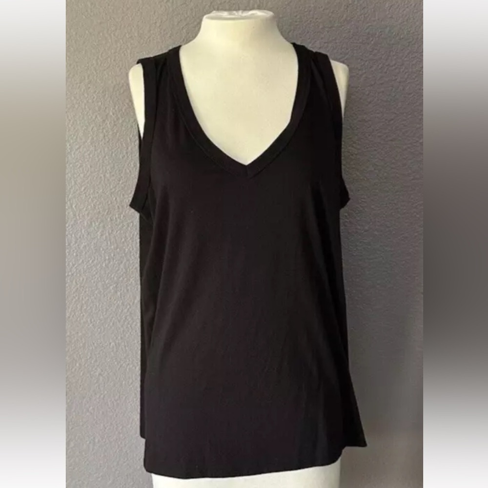Torrid Classic Fit Black Sleeveless Ribbed Top - Picture 3 of 10